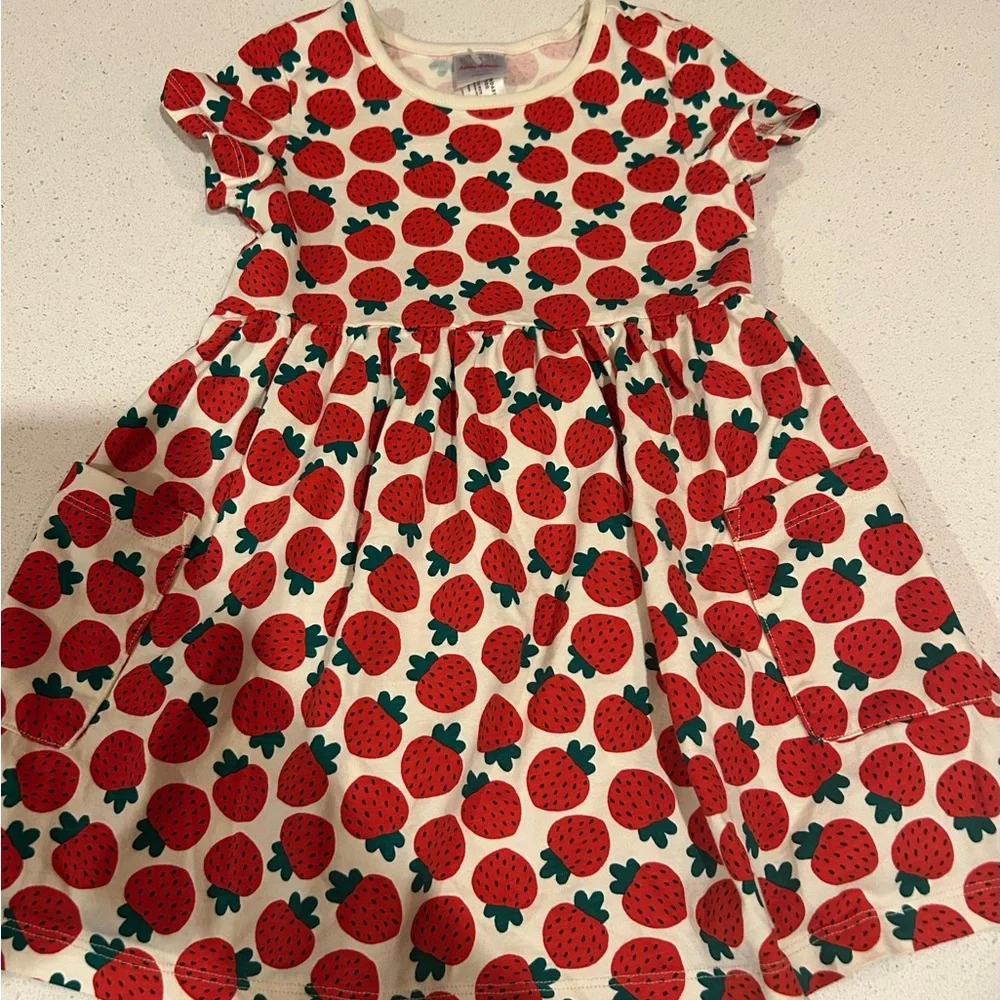 Hanna Andersson Print Pocket Dress Petite Strawberry Jam Size 4 NWOT - Picture 2 of 4